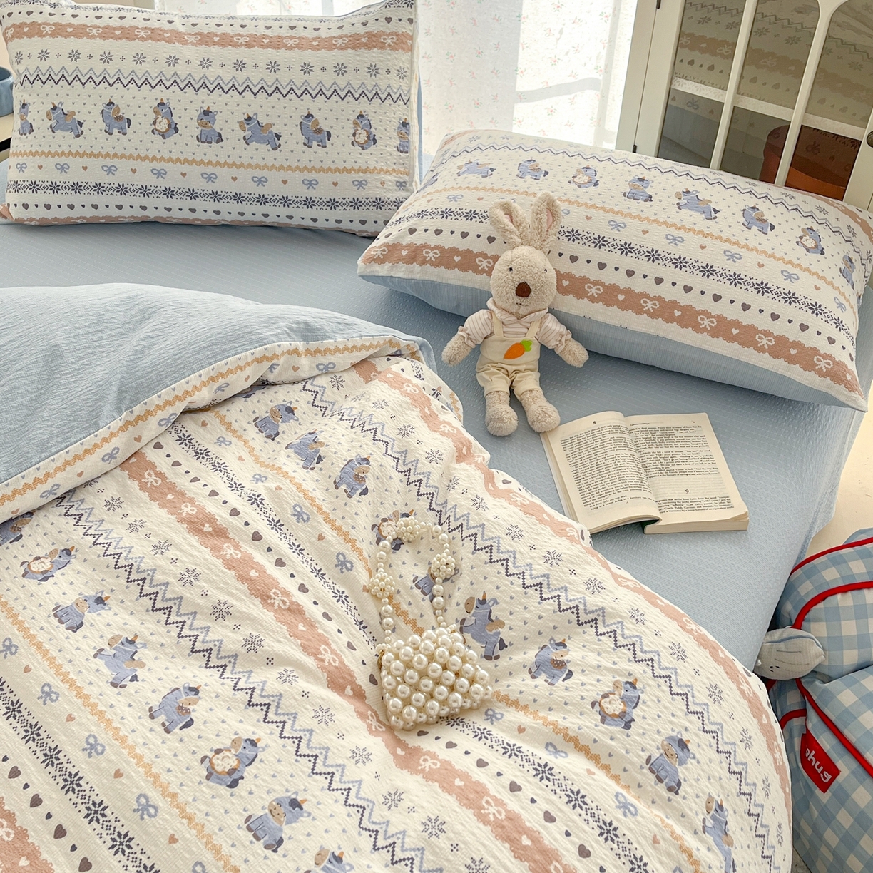 91家纺网 家纺一手货源 找家纺 瑞钰 2026新款直播热款高品质高克重泡泡纱泡芙纱四件套 小马驹