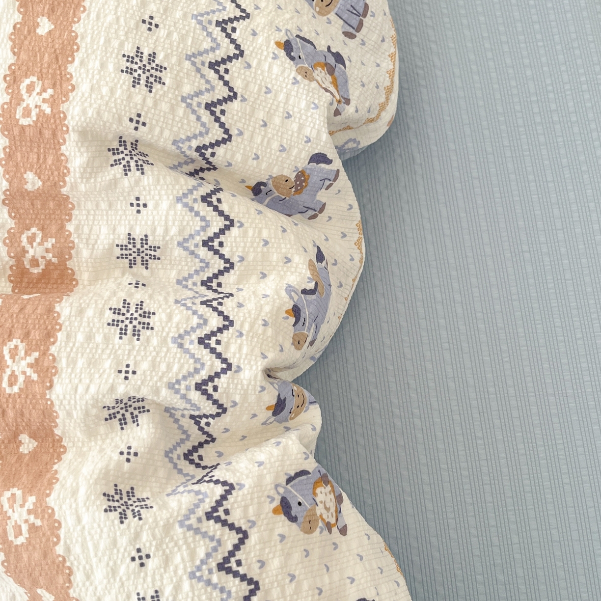 91家纺网 家纺一手货源 找家纺 瑞钰 2026新款直播热款高品质高克重泡泡纱泡芙纱四件套 小马驹