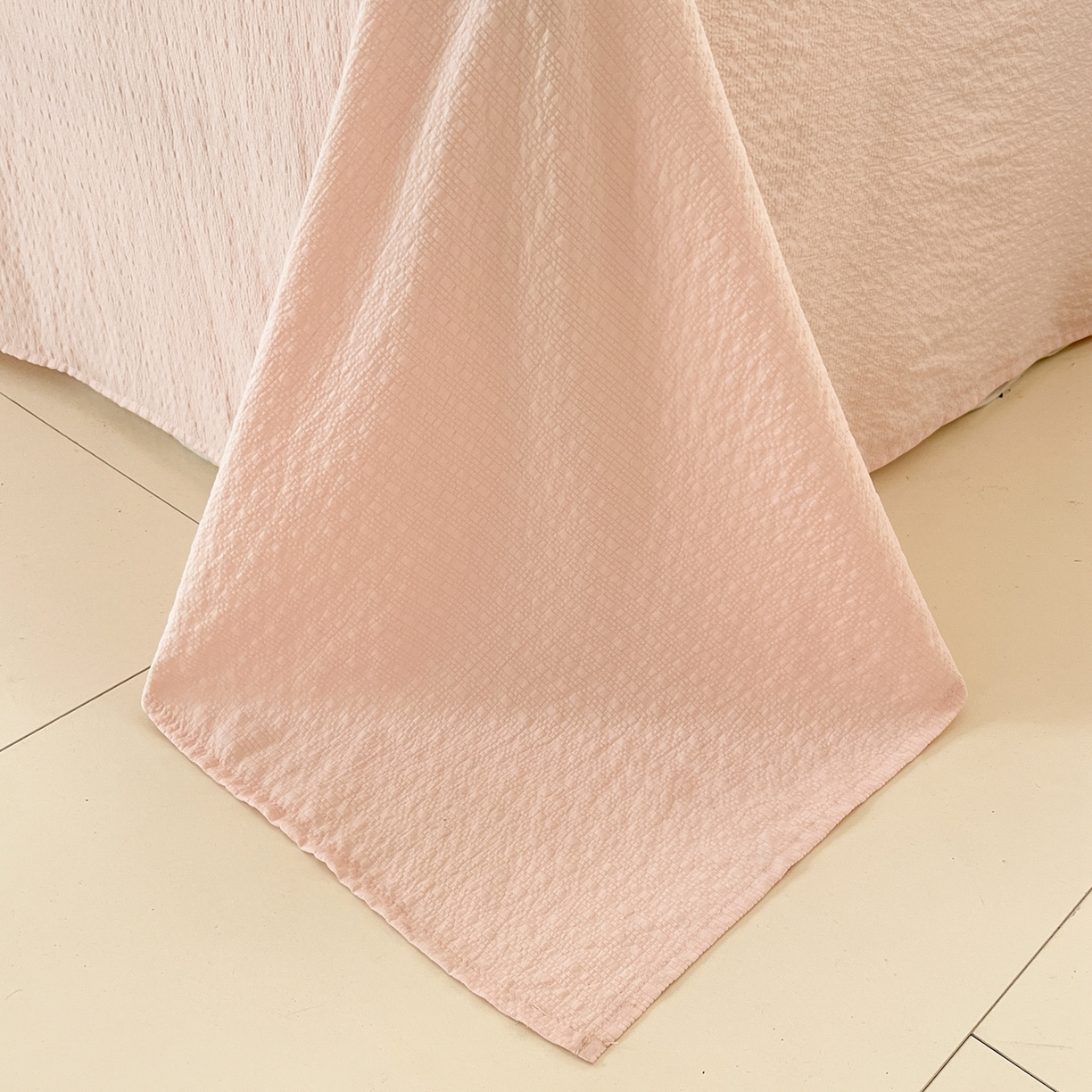 91家纺网 家纺一手货源 找家纺 瑞钰 2026新款直播热款高品质高克重泡泡纱泡芙纱四件套 小樱桃