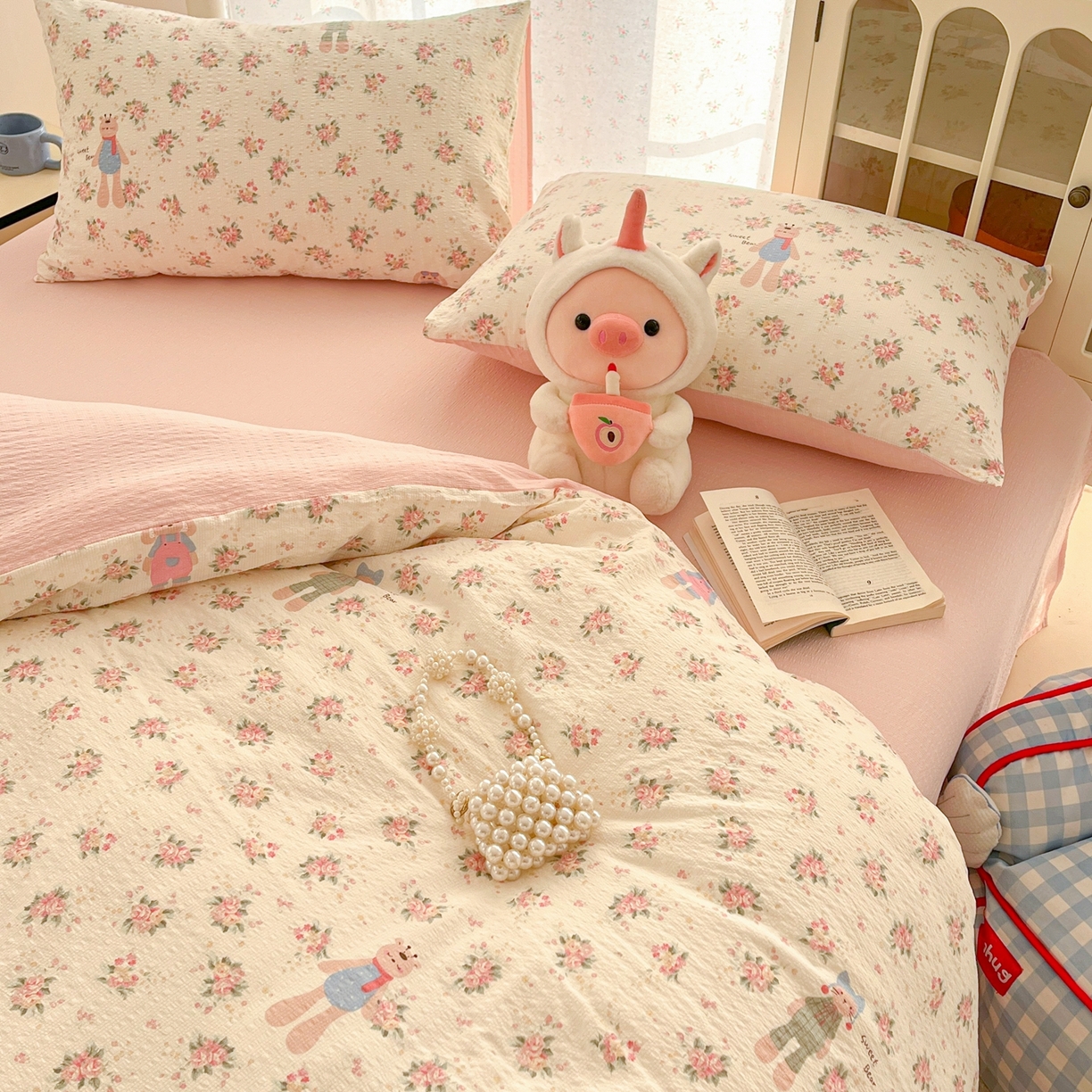 91家纺网 家纺一手货源 找家纺 瑞钰 2026新款直播热款高品质高克重泡泡纱泡芙纱四件套 绽放兔兔