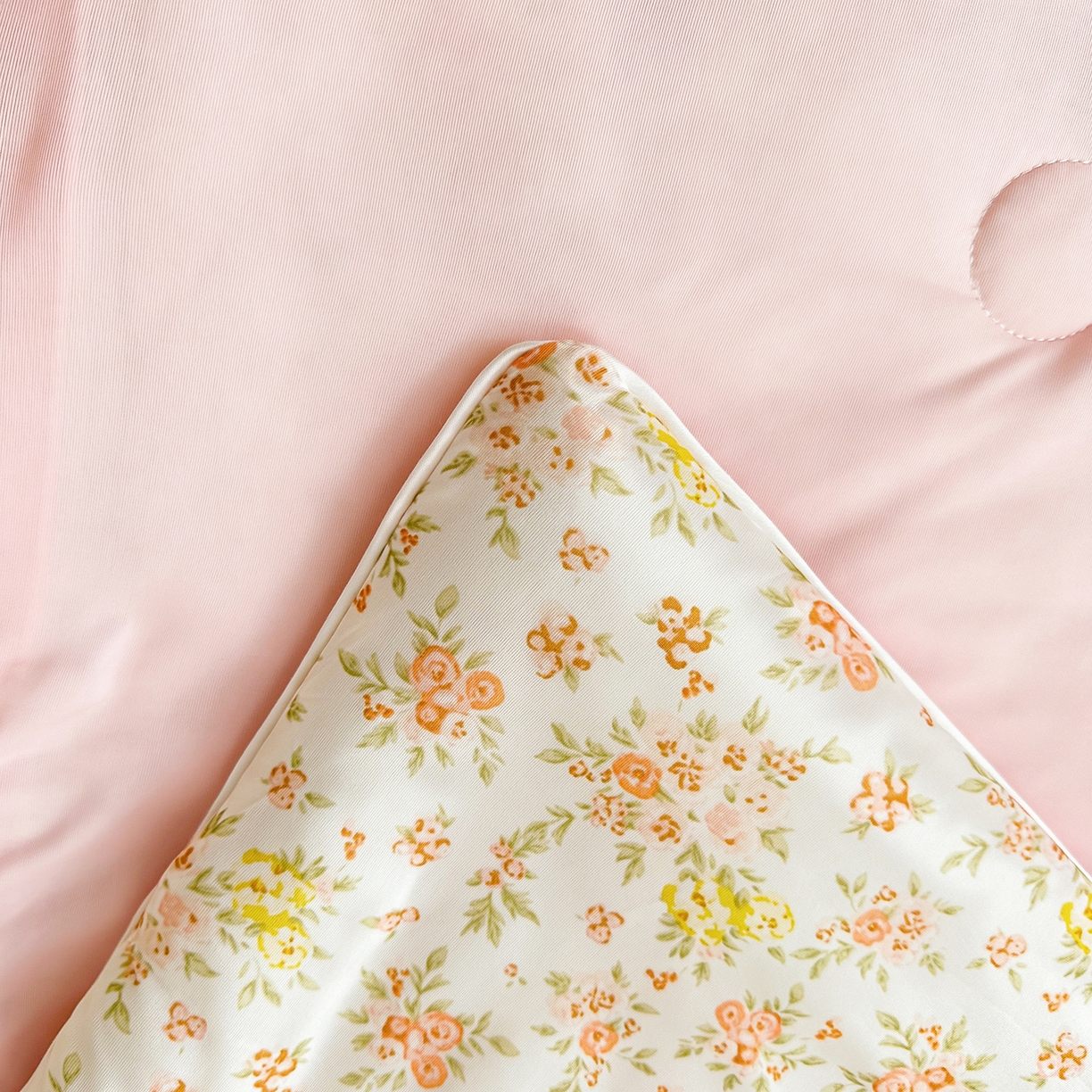 91家纺网 家纺一手货源 找家纺 悦织语 2026新款凉感丝（含氨纶）双面凉感冰丝夏凉被空调被 花蔓