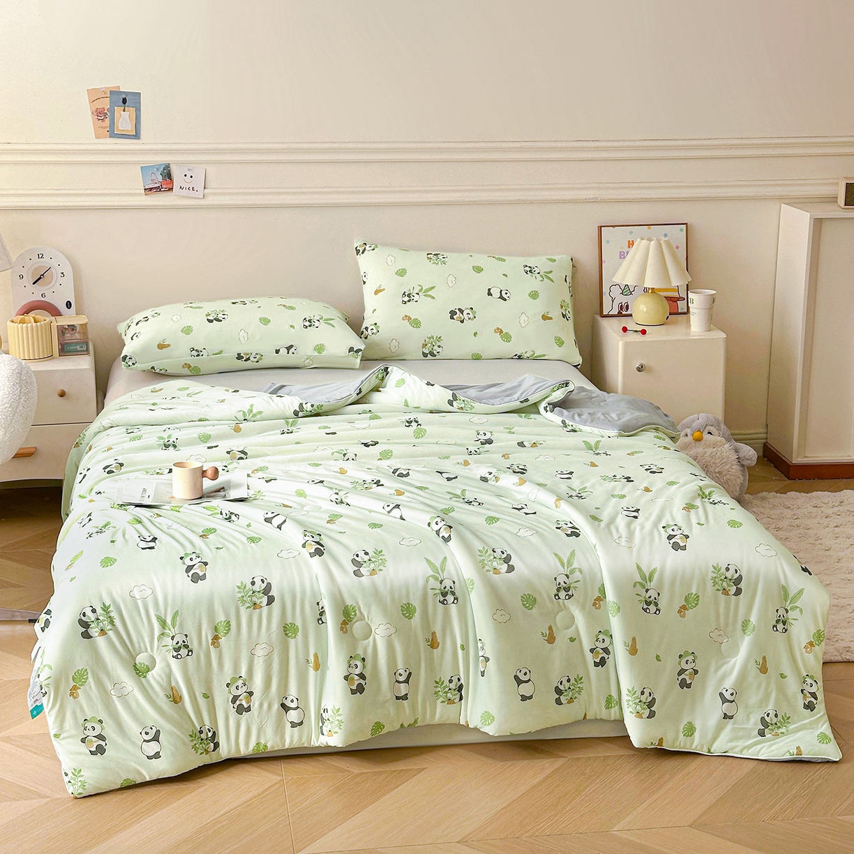 91家纺网 家纺一手货源 找家纺 悦织语 2026新款凉感丝（含氨纶）双面凉感冰丝夏凉被空调被 可爱熊猫