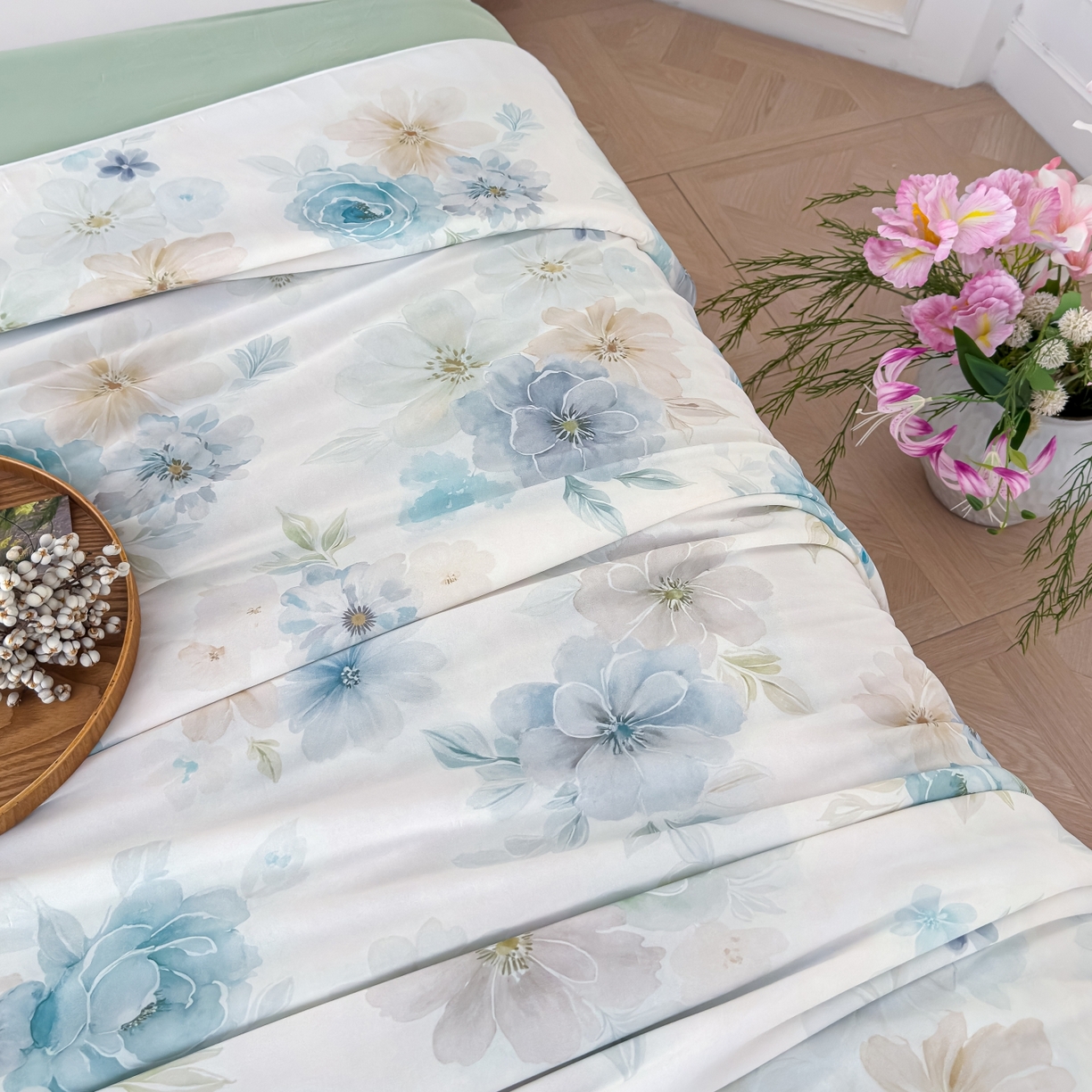 91家纺网 家纺一手货源 找家纺 圣尔雅家纺 2026春夏新款数码印花凉感丝夏被夏凉被空调被系列 春漾