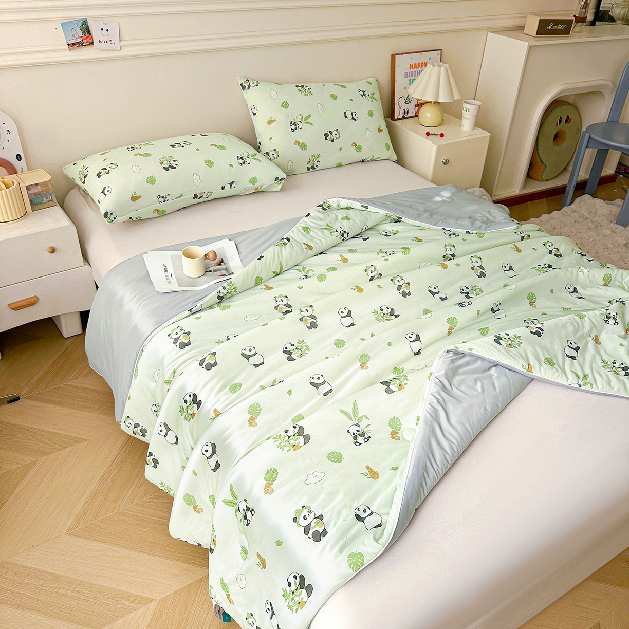 91家纺网 家纺一手货源 找家纺 悦织语 2026新款凉感丝（含氨纶）双面凉感冰丝夏凉被空调被 可爱熊猫