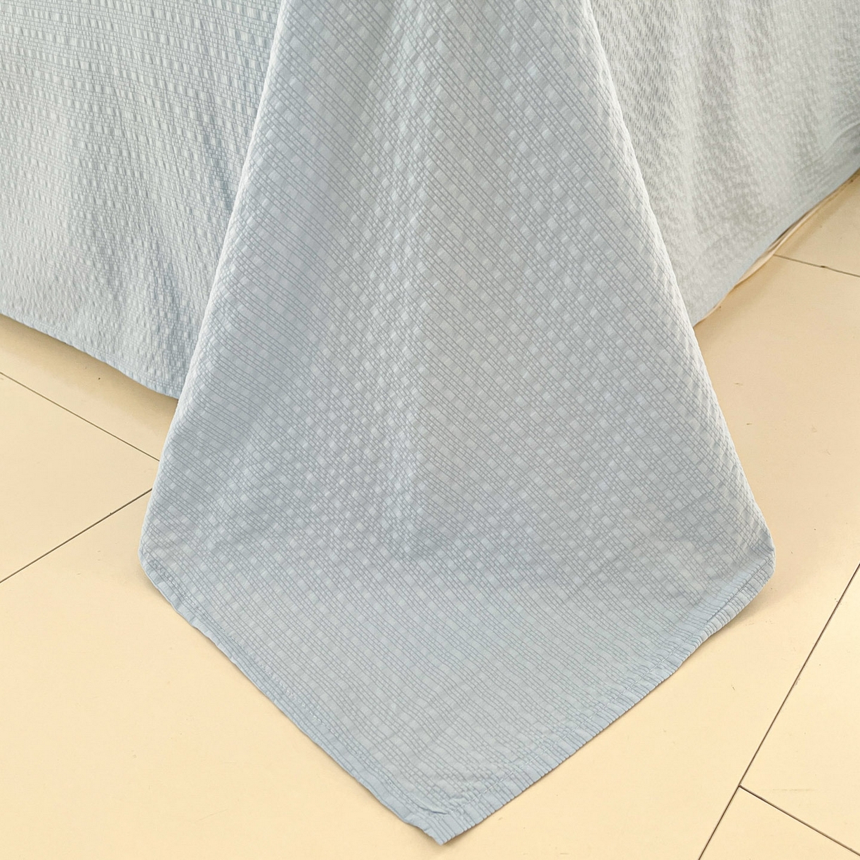 91家纺网 家纺一手货源 找家纺 瑞钰 2026新款直播热款高品质高克重泡泡纱泡芙纱四件套 猫咪蓝