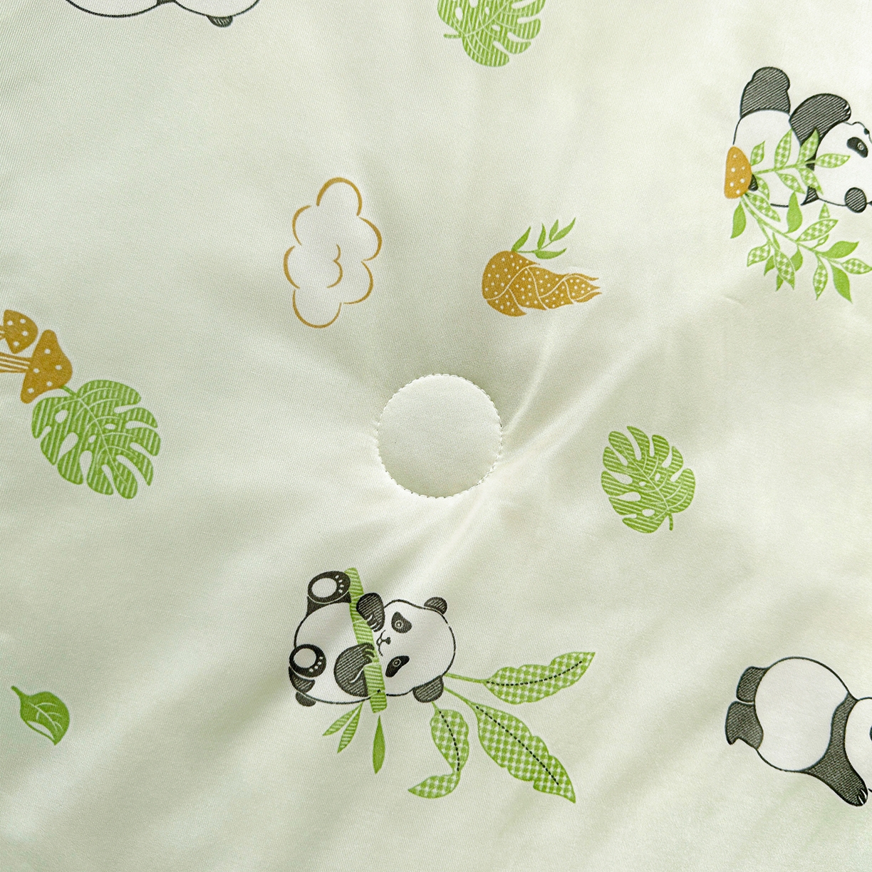 91家纺网 家纺一手货源 找家纺 悦织语 2026新款凉感丝（含氨纶）双面凉感冰丝夏凉被空调被 可爱熊猫