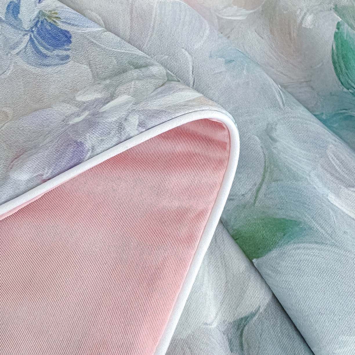 91家纺网 家纺一手货源 找家纺 圣尔雅家纺 2026春夏新款数码印花凉感丝夏被夏凉被空调被系列 春野