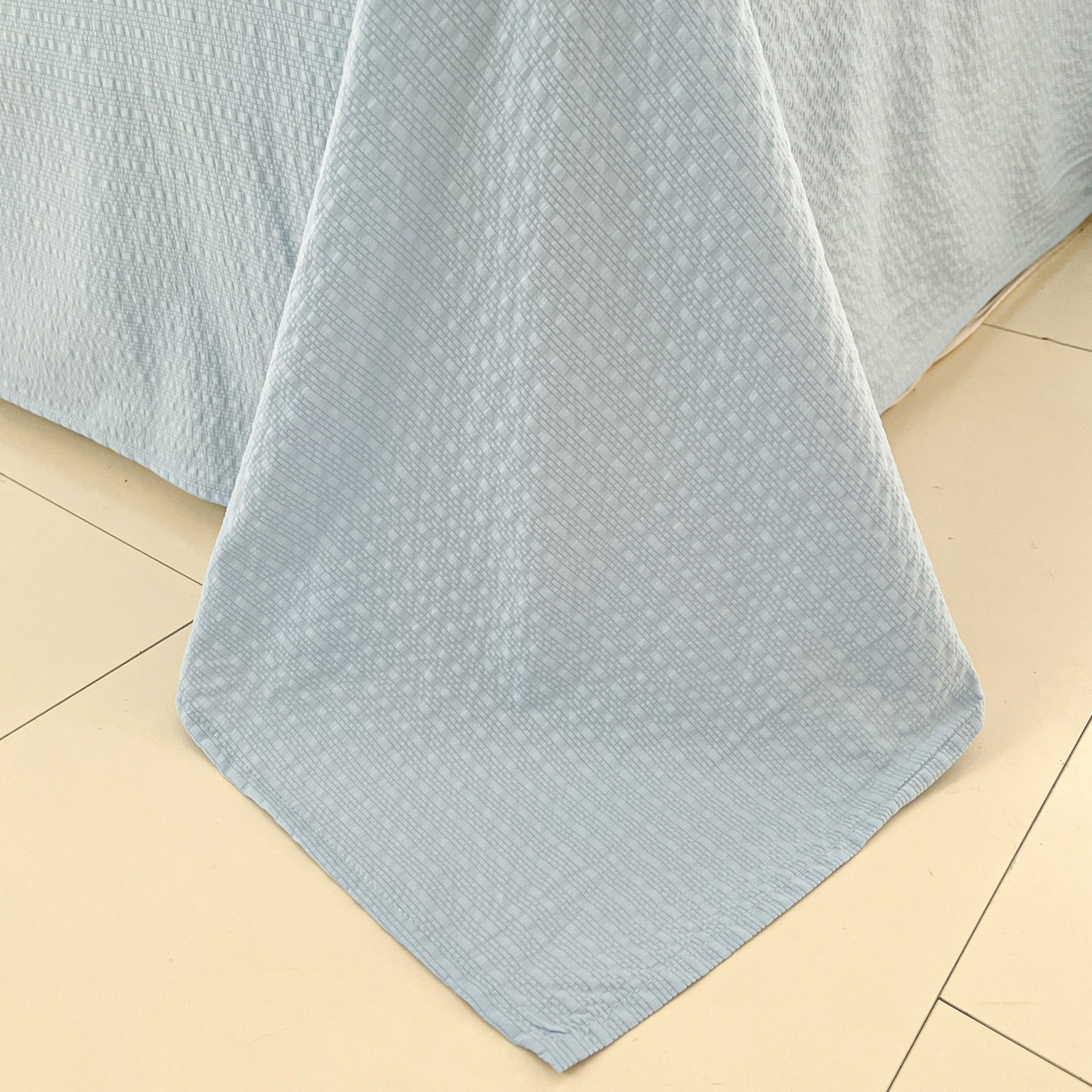 91家纺网 家纺一手货源 找家纺 瑞钰 2026新款直播热款高品质高克重泡泡纱泡芙纱四件套 泰迪狗蓝