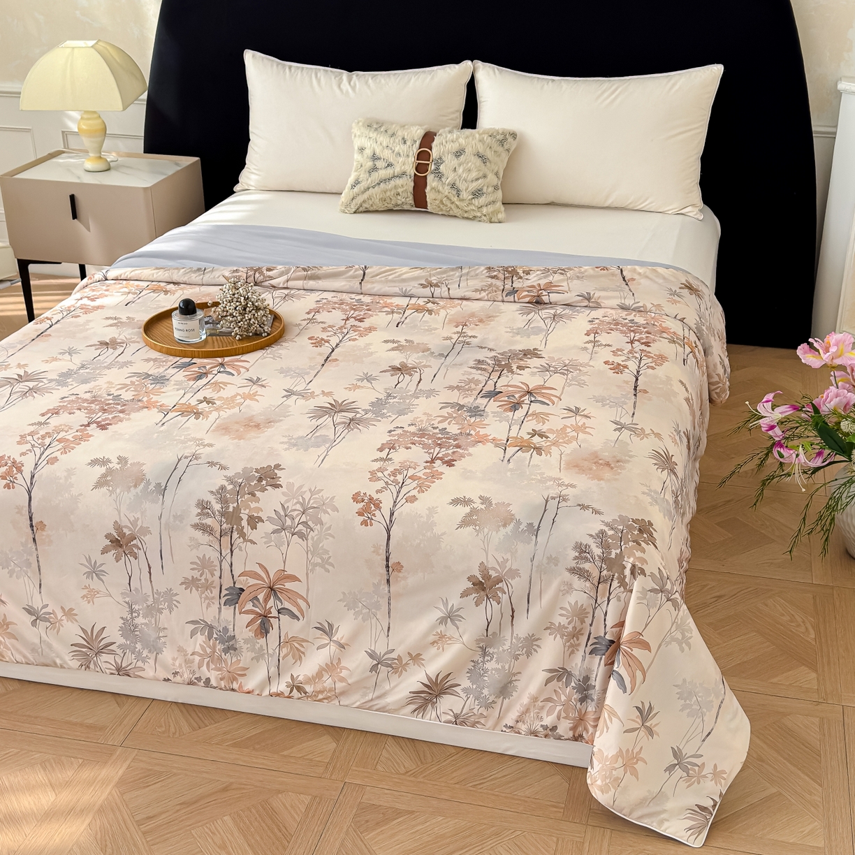 91家纺网 家纺一手货源 找家纺 圣尔雅家纺 2026春夏新款数码印花凉感丝夏被夏凉被空调被系列 枫叶