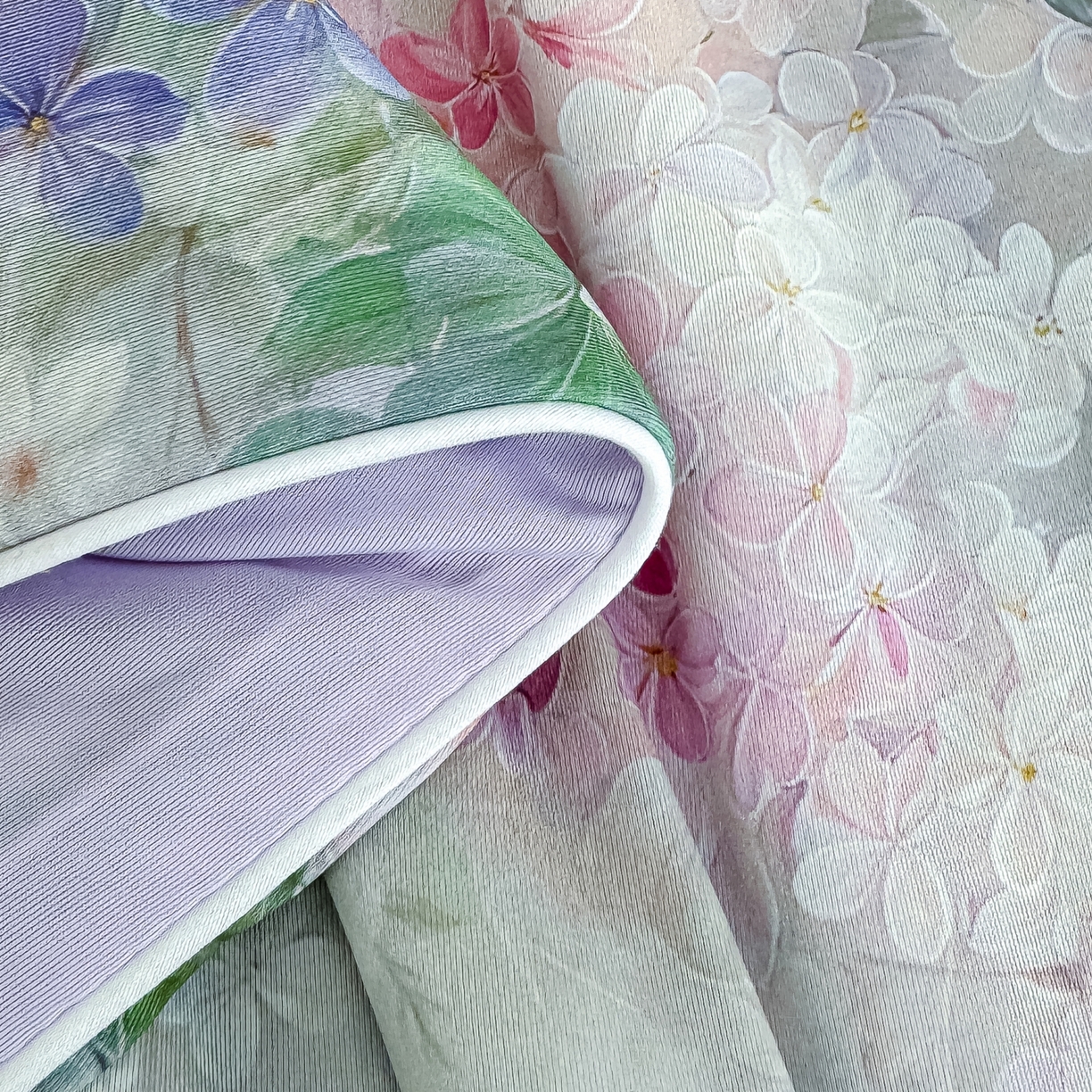 91家纺网 家纺一手货源 找家纺 圣尔雅家纺 2026春夏新款数码印花凉感丝夏被夏凉被空调被系列 花漫