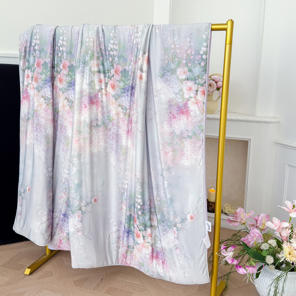 91家纺网 家纺一手货源 找家纺 圣尔雅家纺 2026春夏新款数码印花凉感丝夏被夏凉被空调被系列 花漫