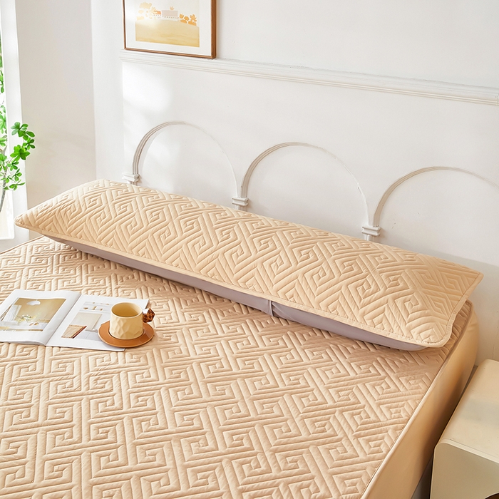 91家纺网 家纺一手货源 找家纺 三盛源 2026新款A类防水隔脏夹棉枕套枕头单双人保护套隔离枕芯水洗棉枕头套家用防口水-简奢系列（支持小批量定制尺寸） 简奢系列-奶咖