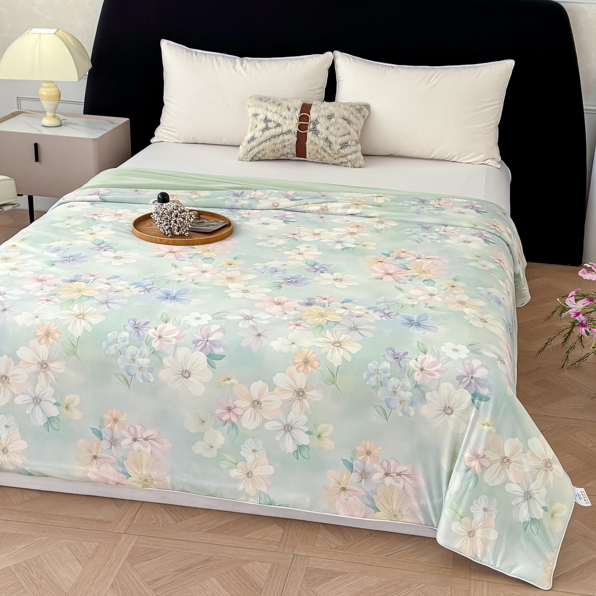 91家纺网 家纺一手货源 找家纺 圣尔雅家纺 2026春夏新款数码印花凉感丝夏被夏凉被空调被系列 梦朵（绿）