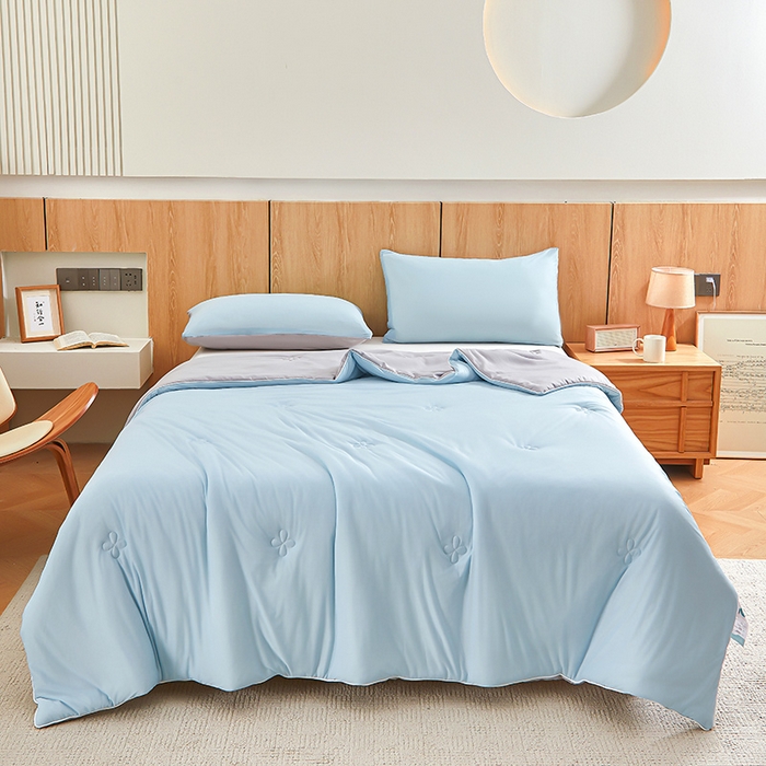 91家纺网 家纺一手货源 找家纺 悦织语 2026新款A类云母凉感丝（含氨纶）+针织棉双面可用夏凉被空调被被子被芯 天空蓝+浅灰