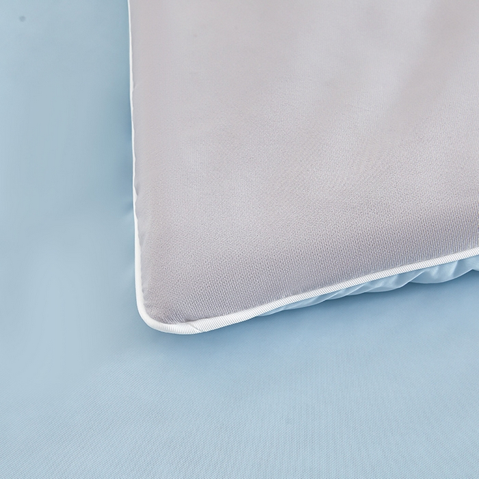 91家纺网 家纺一手货源 找家纺 悦织语 2026新款A类云母凉感丝（含氨纶）+针织棉双面可用夏凉被空调被被子被芯 天空蓝+浅灰