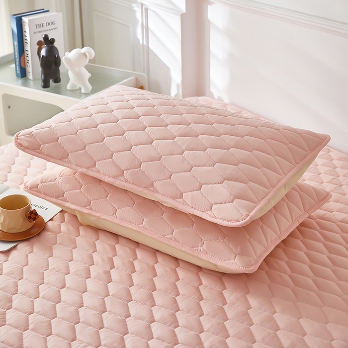 91家纺网 家纺一手货源 找家纺 三盛源 2026新款A类防水夹棉枕套枕芯套防头油双人1.2枕头套1.5夫妻枕头长款一体1.8枕芯套-洛卡系列（支持小批量定制尺寸） 洛卡系列-粉豆沙