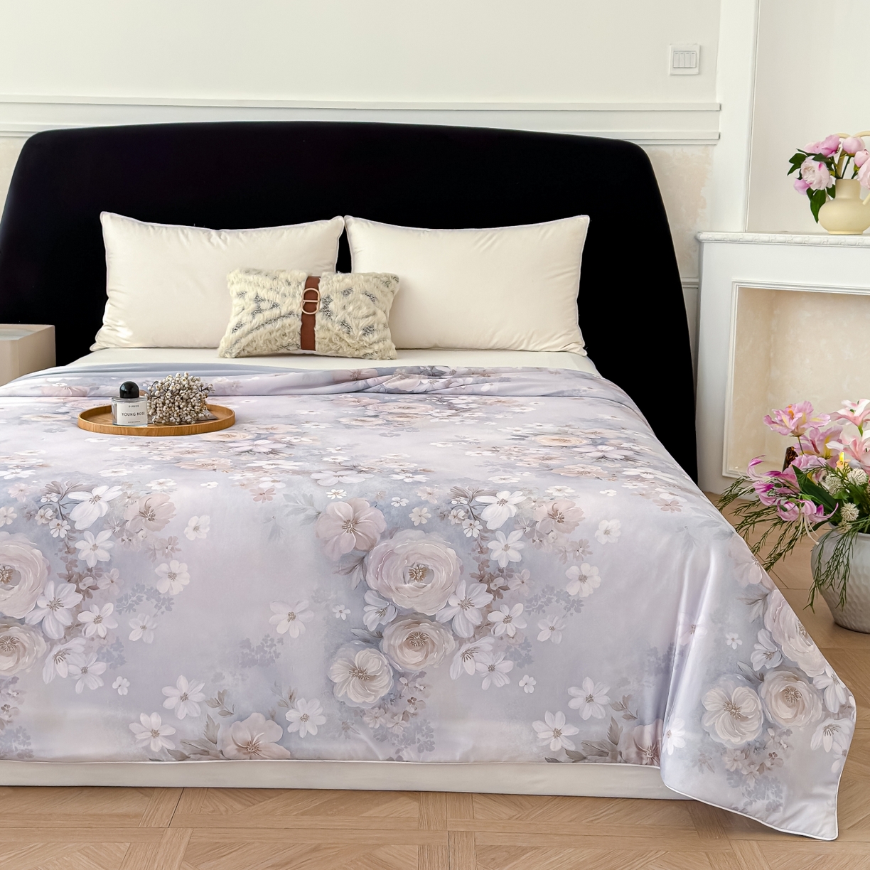 91家纺网 家纺一手货源 找家纺 圣尔雅家纺 2026春夏新款数码印花凉感丝夏被夏凉被空调被系列 绒花（咖）