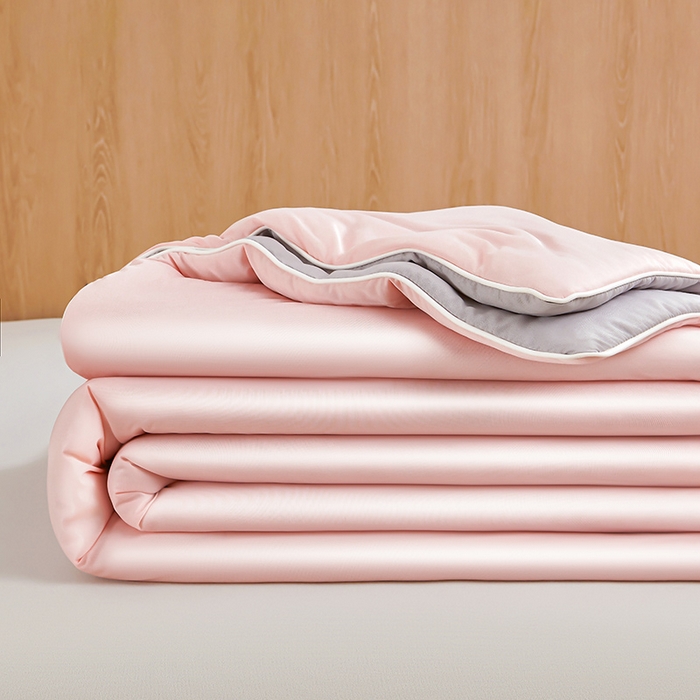 91家纺网 家纺一手货源 找家纺 悦织语 2026新款A类云母凉感丝（含氨纶）+针织棉双面可用夏凉被空调被被子被芯 奶茶粉+中灰