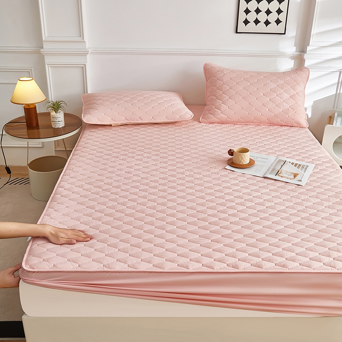 91家纺网 家纺一手货源 找家纺 三盛源 2026新款A类防水隔尿床笠单件夹棉加厚席梦思床垫保护罩防尘床单床罩床套-洛卡系列（支持小批量定制尺寸） 洛卡系列-粉豆沙