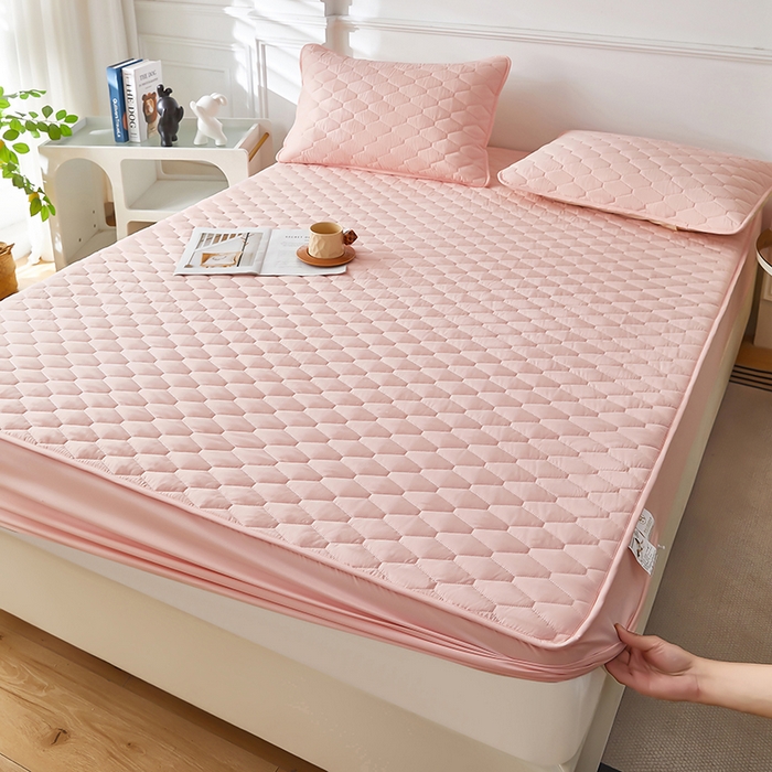 91家纺网 家纺一手货源 找家纺 三盛源 2026新款A类防水隔尿床笠单件夹棉加厚席梦思床垫保护罩防尘床单床罩床套-洛卡系列（支持小批量定制尺寸） 洛卡系列-粉豆沙