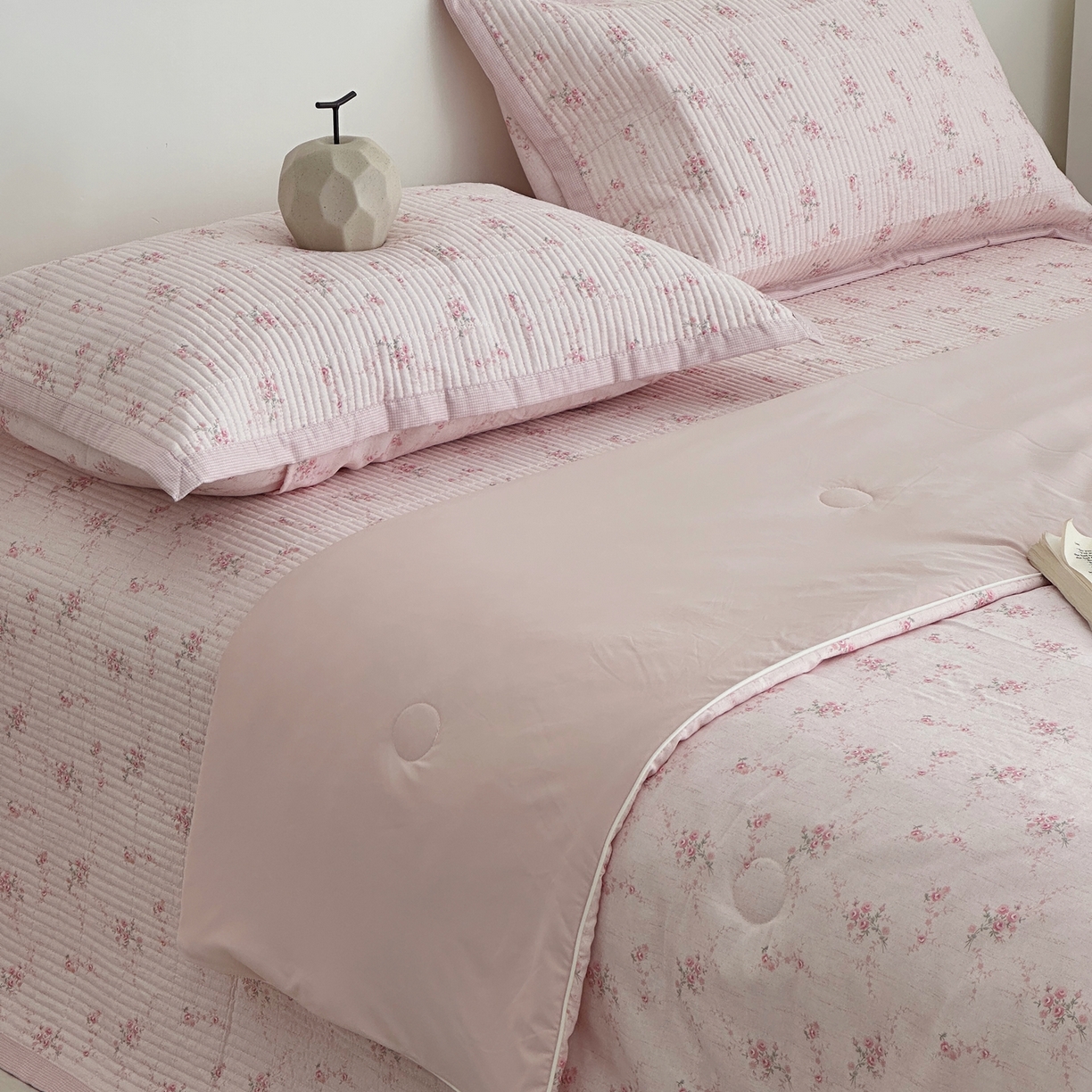 91家纺网 家纺一手货源 找家纺 佰织鑫家居 2026新款全棉双层纱床盖款锦氨夏被四件套 初夏