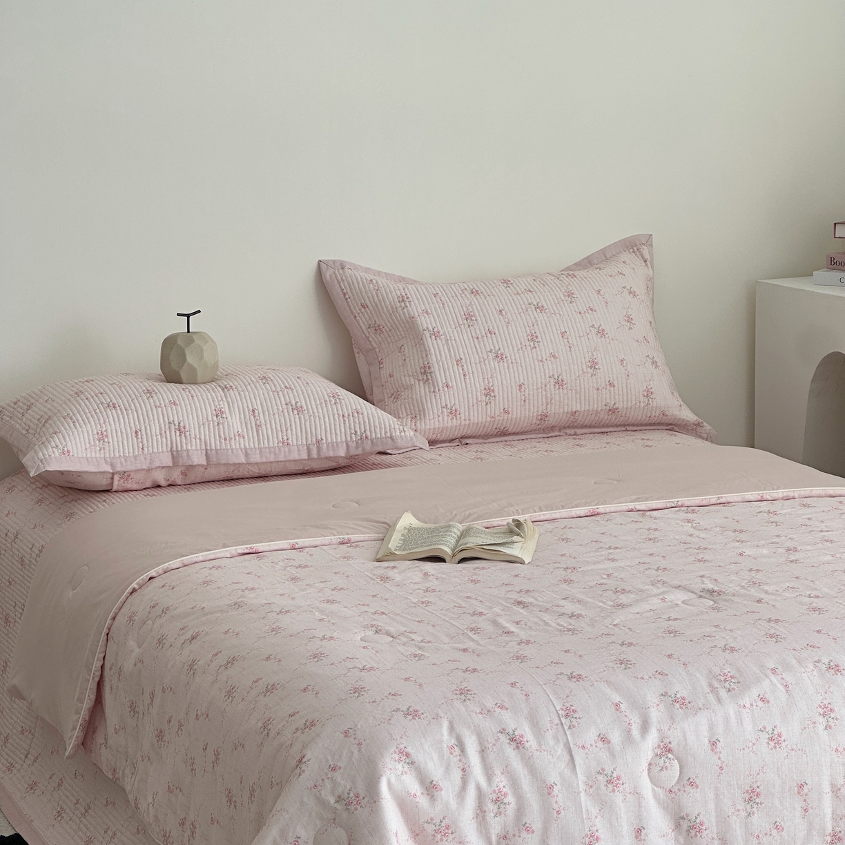 91家纺网 家纺一手货源 找家纺 佰织鑫家居 2026新款全棉双层纱床盖款锦氨夏被四件套 初夏