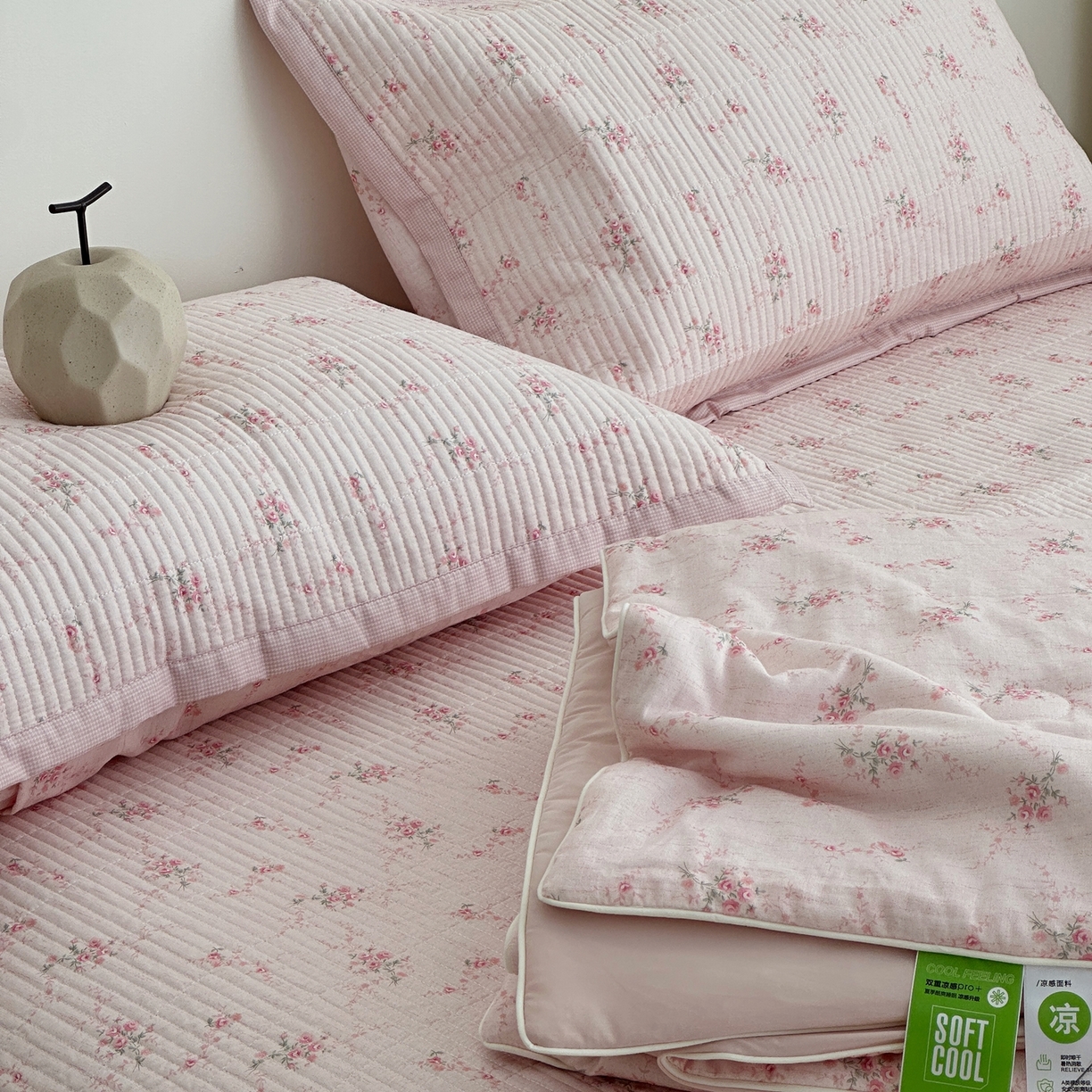 91家纺网 家纺一手货源 找家纺 佰织鑫家居 2026新款全棉双层纱床盖款锦氨夏被四件套 初夏