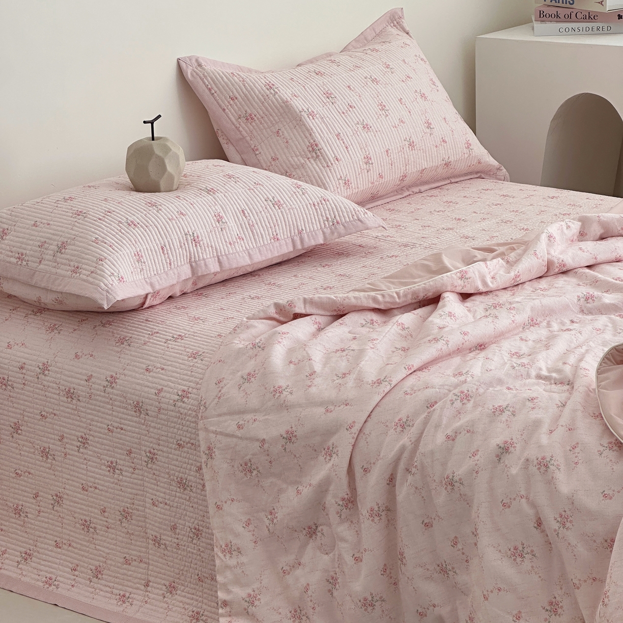 91家纺网 家纺一手货源 找家纺 佰织鑫家居 2026新款全棉双层纱床盖款锦氨夏被四件套 初夏