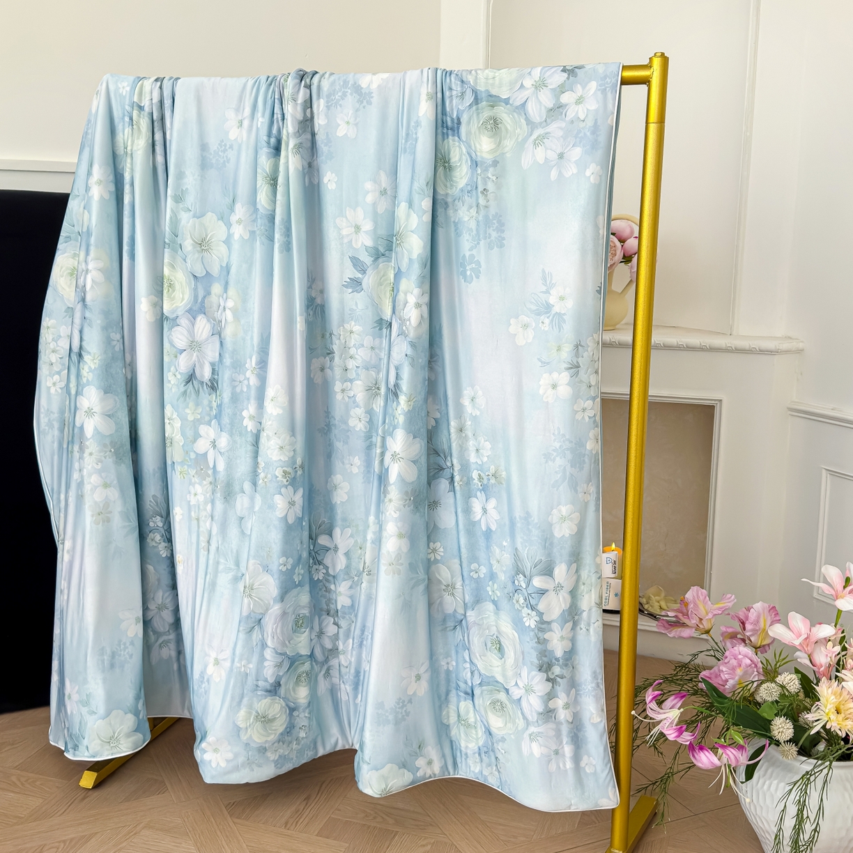 91家纺网 家纺一手货源 找家纺 圣尔雅家纺 2026春夏新款数码印花凉感丝夏被夏凉被空调被系列 绒花（绿）