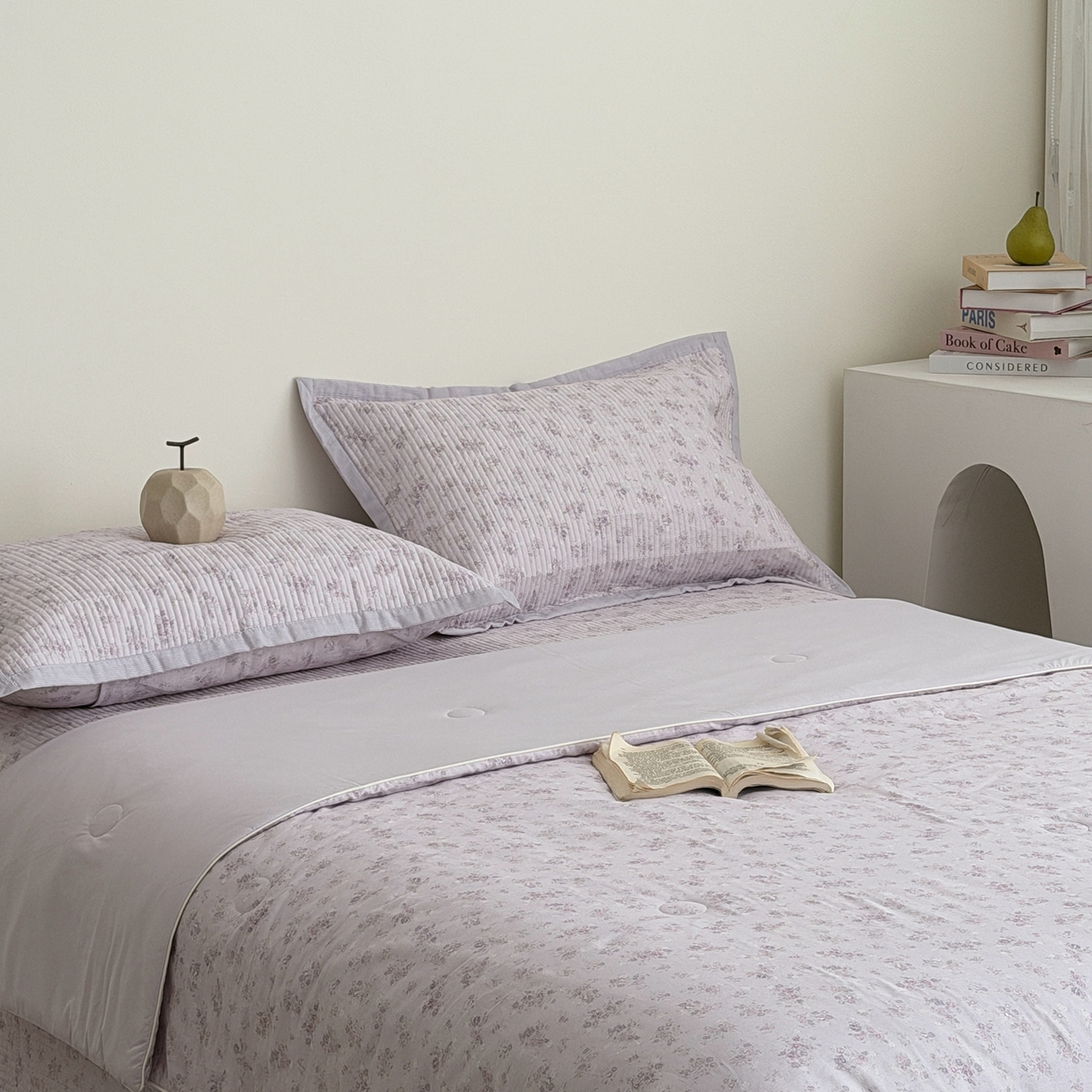 91家纺网 家纺一手货源 找家纺 佰织鑫家居 2026新款全棉双层纱床盖款锦氨夏被四件套 浅夏