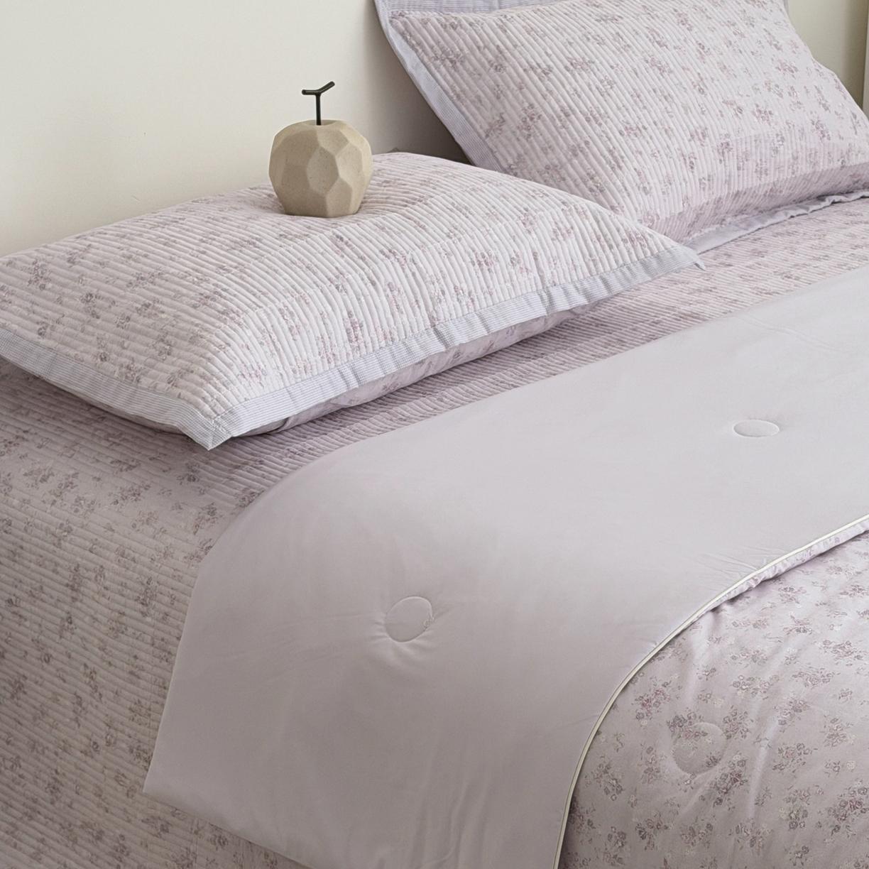 91家纺网 家纺一手货源 找家纺 佰织鑫家居 2026新款全棉双层纱床盖款锦氨夏被四件套 浅夏