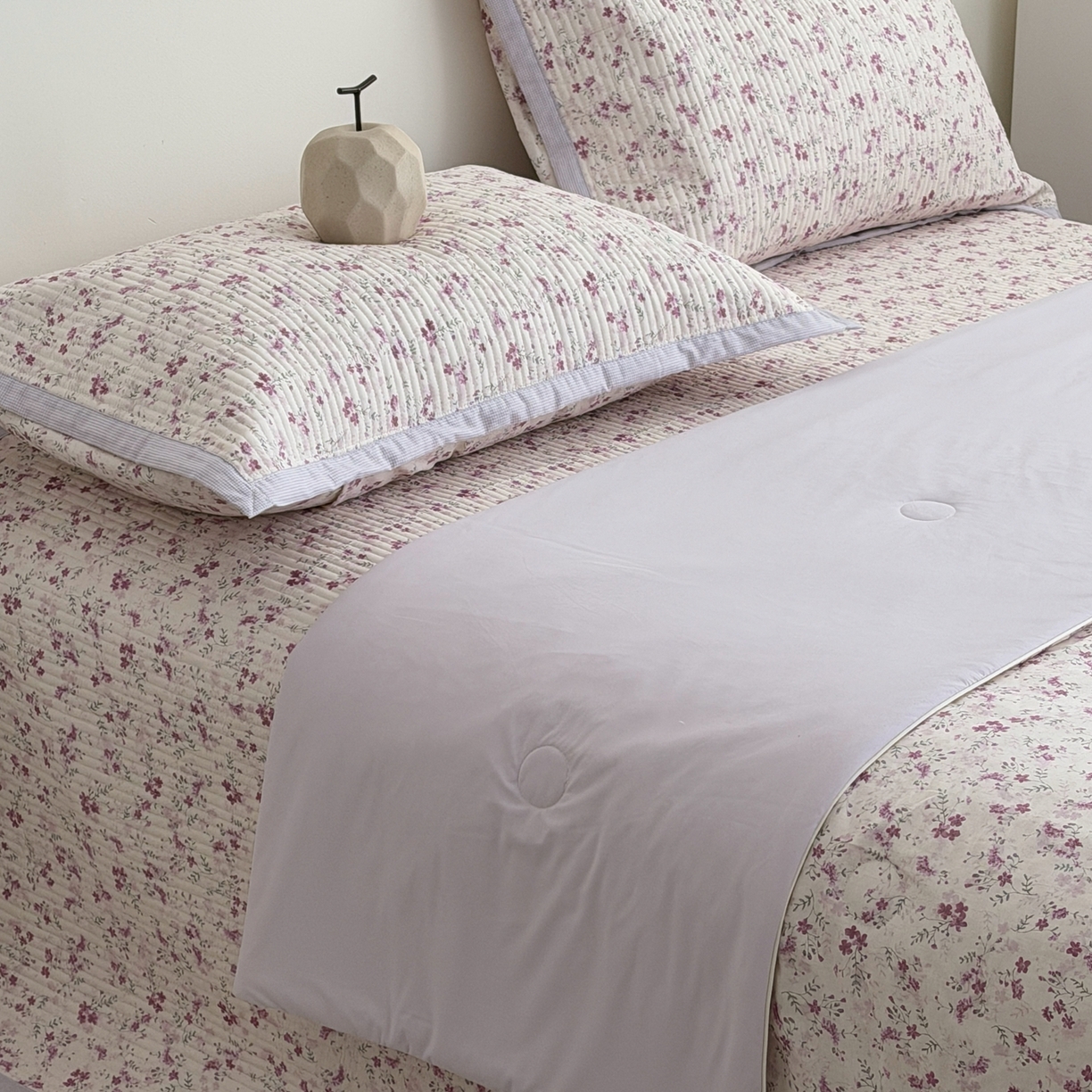 91家纺网 家纺一手货源 找家纺 佰织鑫家居 2026新款全棉双层纱床盖款锦氨夏被四件套 青禾