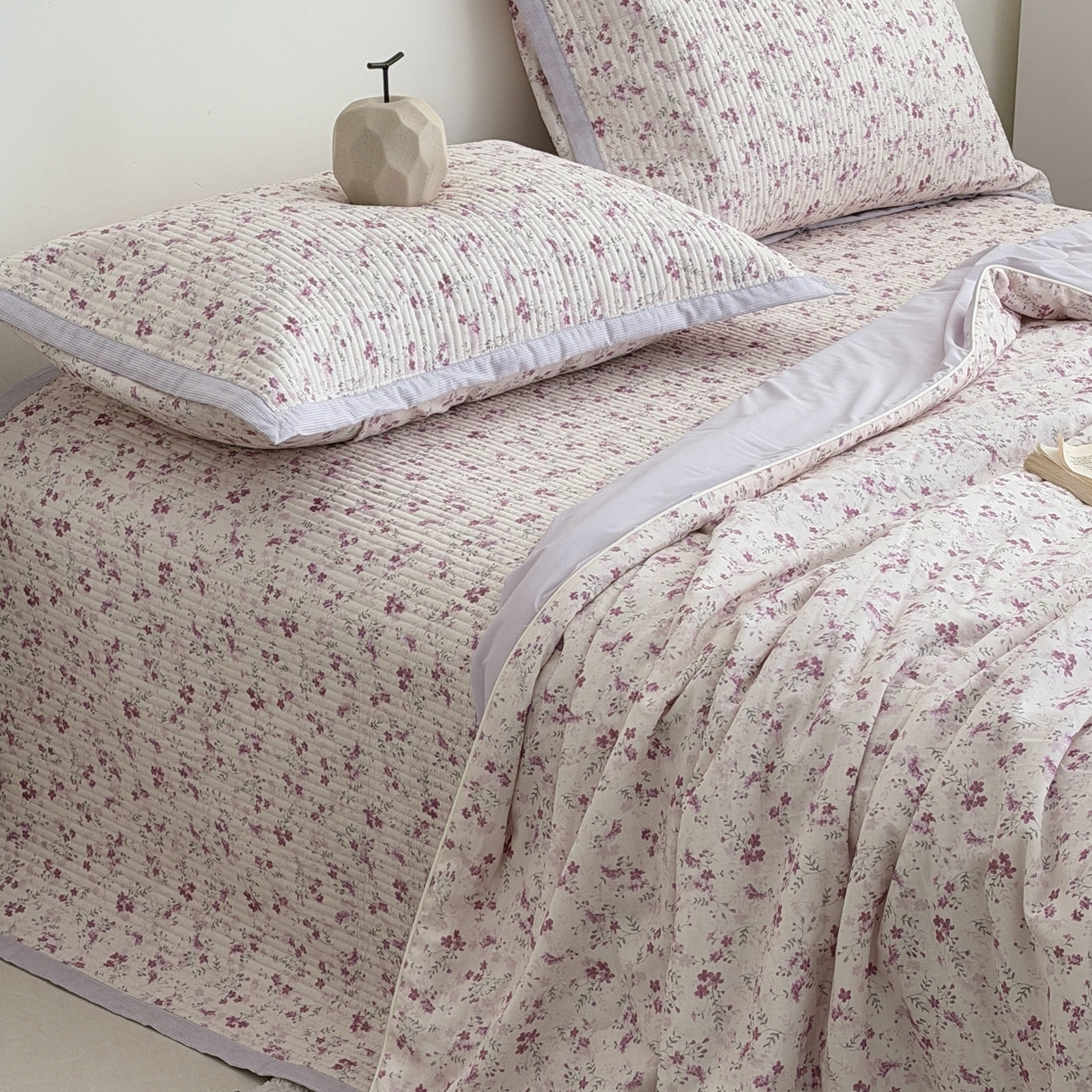 91家纺网 家纺一手货源 找家纺 佰织鑫家居 2026新款全棉双层纱床盖款锦氨夏被四件套 青禾