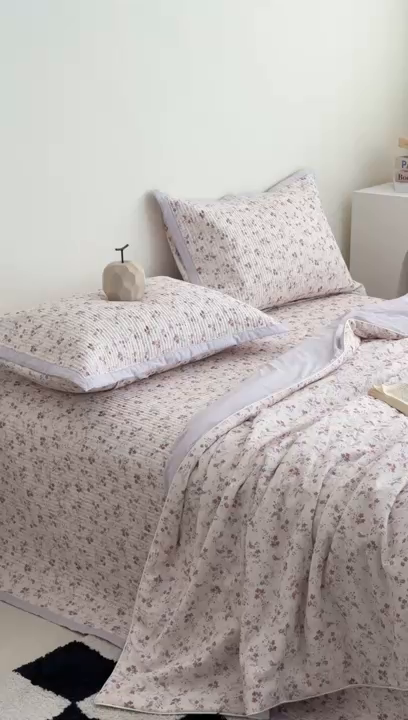 91家纺网 家纺一手货源 找家纺 佰织鑫家居 2026新款全棉双层纱床盖款锦氨夏被四件套 青禾