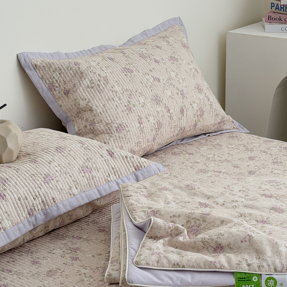 91家纺网 家纺一手货源 找家纺 佰织鑫家居 2026新款全棉双层纱床盖款锦氨夏被四件套 晚香