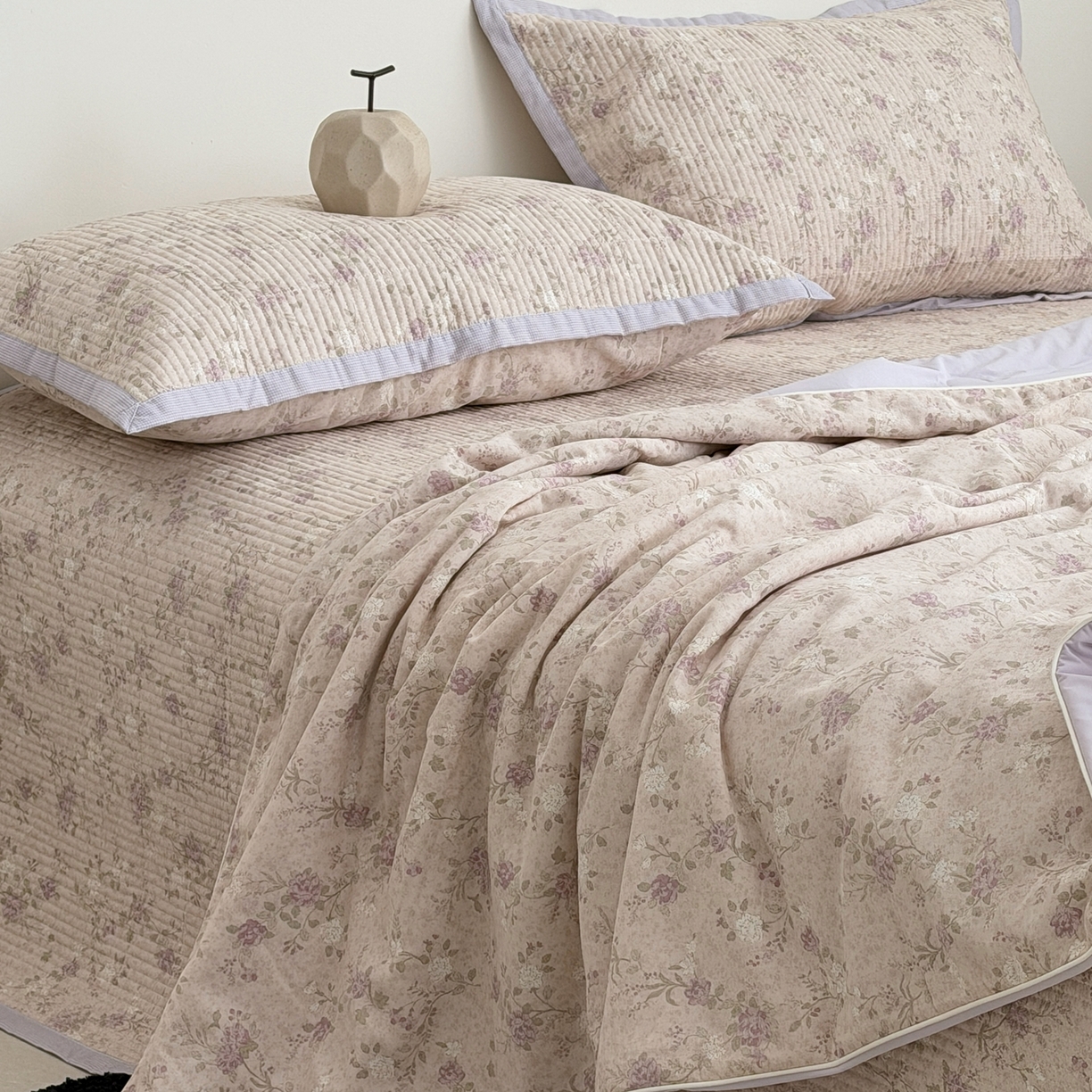 91家纺网 家纺一手货源 找家纺 佰织鑫家居 2026新款全棉双层纱床盖款锦氨夏被四件套 晚香