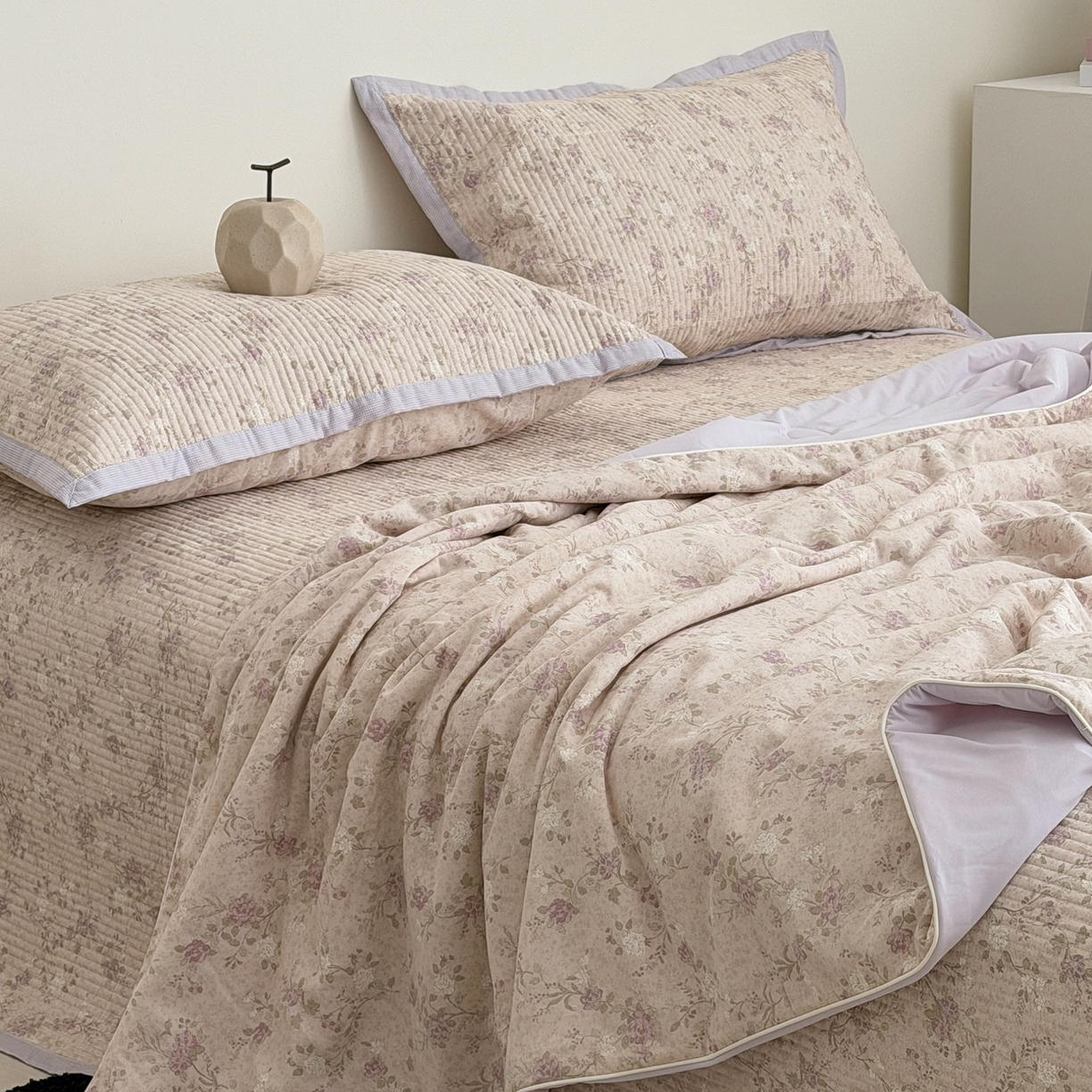 91家纺网 家纺一手货源 找家纺 佰织鑫家居 2026新款全棉双层纱床盖款锦氨夏被四件套 晚香