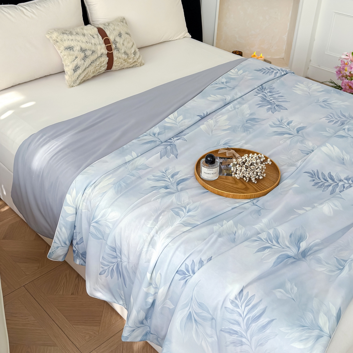 91家纺网 家纺一手货源 找家纺 圣尔雅家纺 2026春夏新款数码印花凉感丝夏被夏凉被空调被系列 相遇