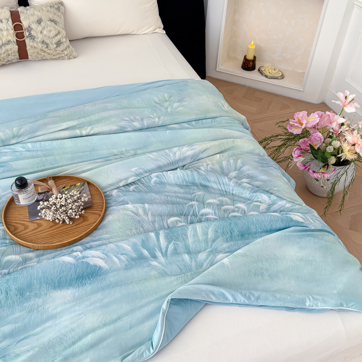 91家纺网 家纺一手货源 找家纺 圣尔雅家纺 2026春夏新款数码印花凉感丝夏被夏凉被空调被系列 燕麦