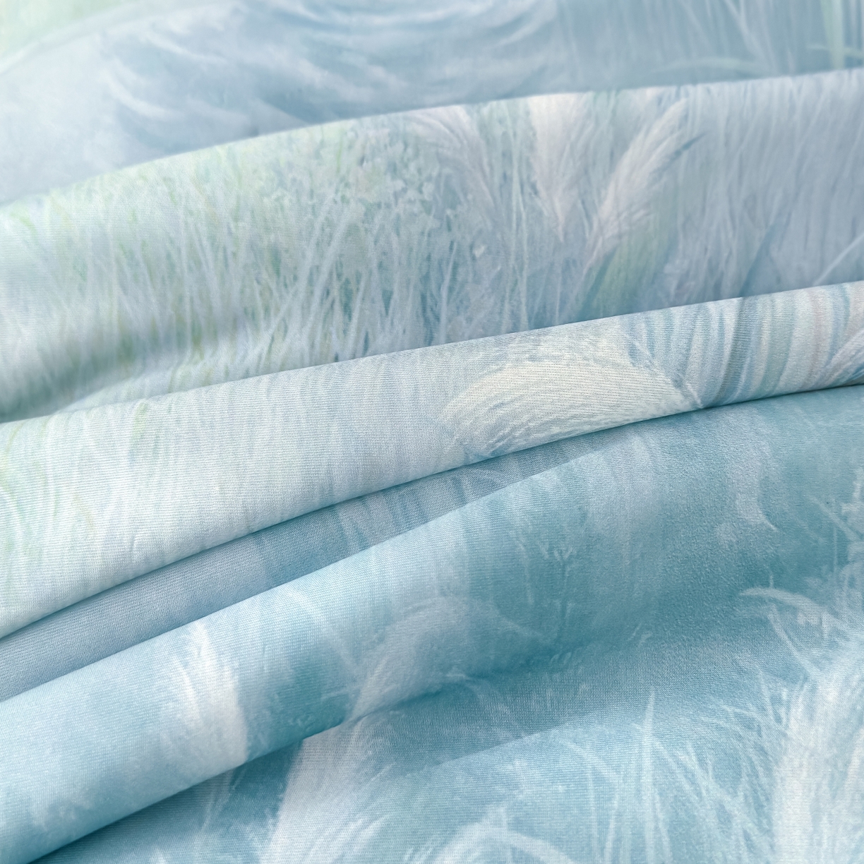 91家纺网 家纺一手货源 找家纺 圣尔雅家纺 2026春夏新款数码印花凉感丝夏被夏凉被空调被系列 燕麦