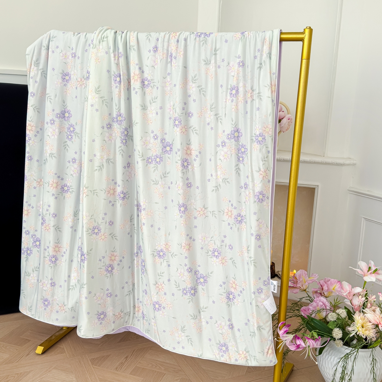 91家纺网 家纺一手货源 找家纺 圣尔雅家纺 2026春夏新款数码印花凉感丝夏被夏凉被空调被系列 幽兰