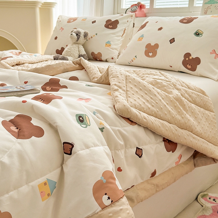 91家纺网 家纺一手货源 找家纺 悦织语 2026新款水洗棉双层纱豆豆被大豆夏凉被 元气小熊