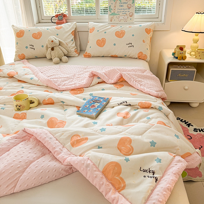 91家纺网 家纺一手货源 找家纺 悦织语 2026新款水洗棉双层纱豆豆被大豆夏凉被 爱心满满