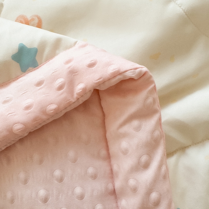 91家纺网 家纺一手货源 找家纺 悦织语 2026新款水洗棉双层纱豆豆被大豆夏凉被 爱心满满