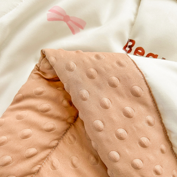 91家纺网 家纺一手货源 找家纺 悦织语 2026新款水洗棉双层纱豆豆被大豆夏凉被 爱心小熊