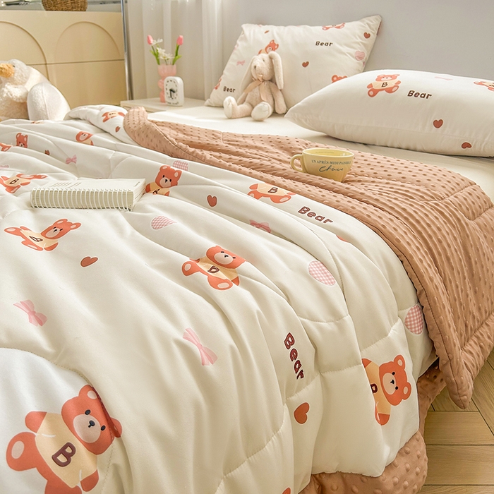 91家纺网 家纺一手货源 找家纺 悦织语 2026新款水洗棉双层纱豆豆被大豆夏凉被 爱心小熊