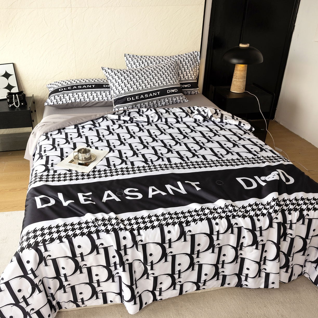 91家纺网 家纺一手货源 找家纺 摩卡（乐趣） 2026新款水洗真丝数码印花夏被四件套 爱迪