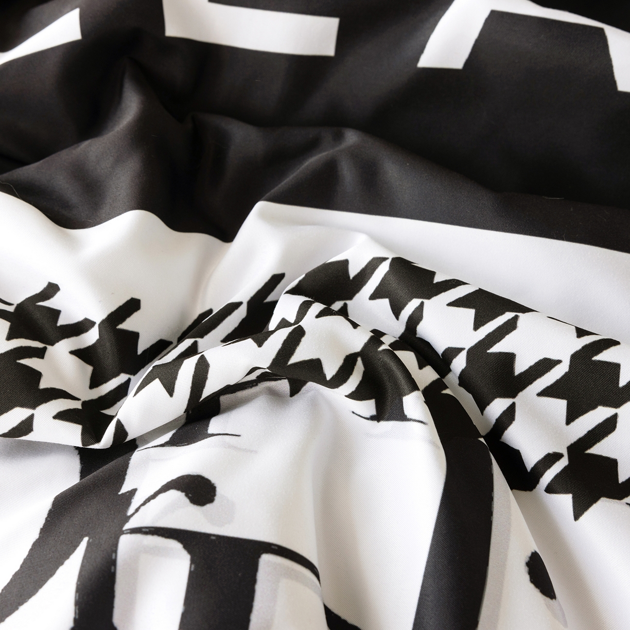 91家纺网 家纺一手货源 找家纺 摩卡（乐趣） 2026新款水洗真丝数码印花夏被四件套 爱迪