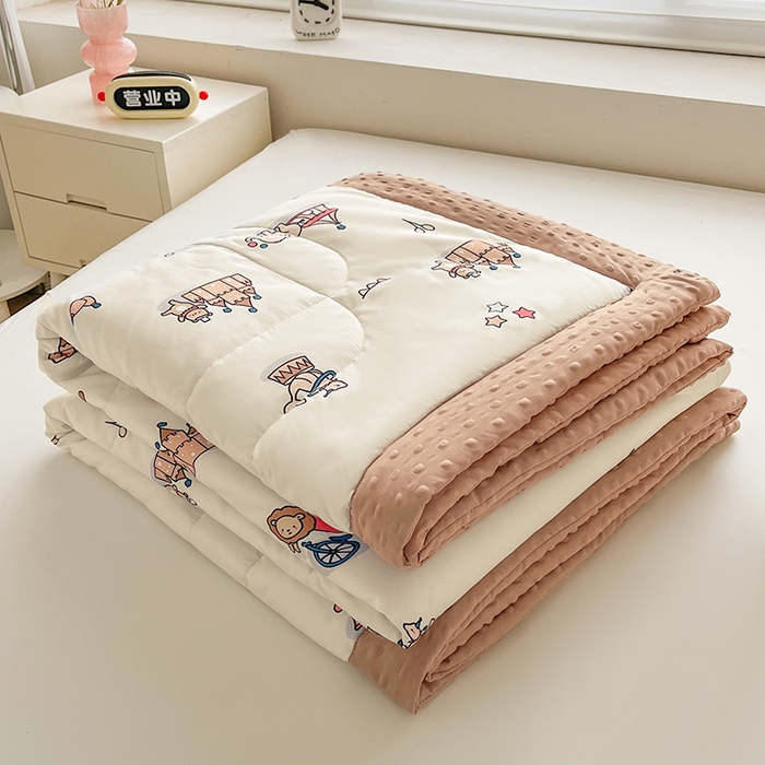 91家纺网 家纺一手货源 找家纺 悦织语 2026新款水洗棉双层纱豆豆被大豆夏凉被 嗨皮熊