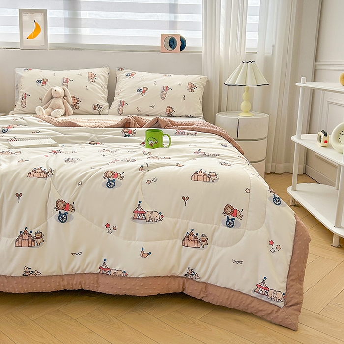 91家纺网 家纺一手货源 找家纺 悦织语 2026新款水洗棉双层纱豆豆被大豆夏凉被 嗨皮熊